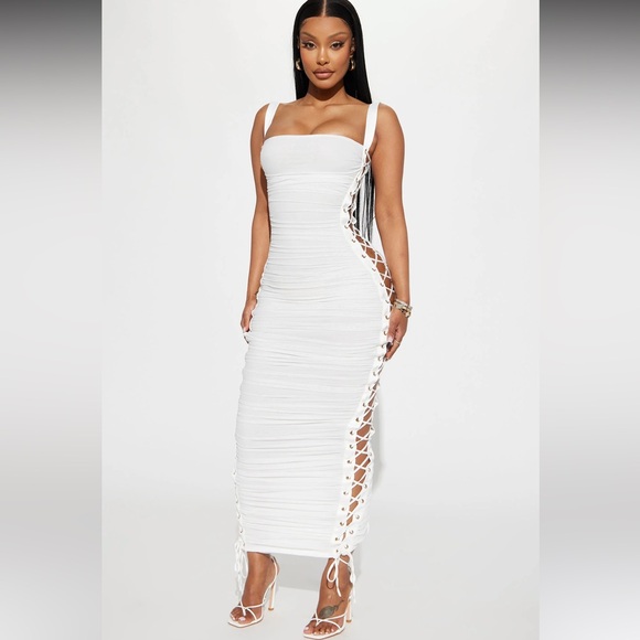 Beautiful White Midi dress - Picture 4 of 6